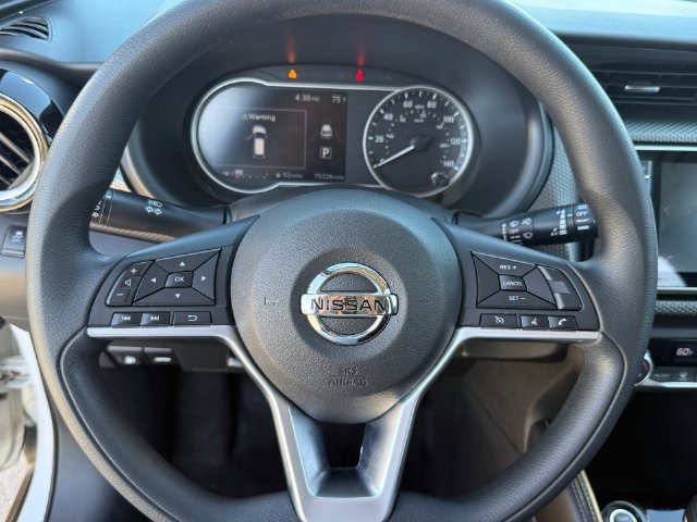 Used 2018 Nissan Kicks SV FWD image 14