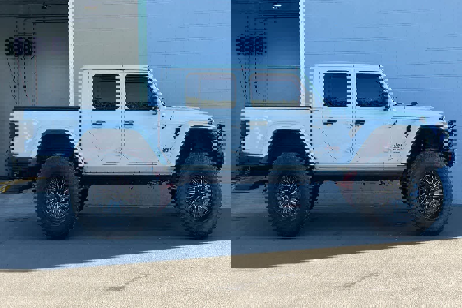 Used 2020 Jeep Gladiator Rubicon image 9