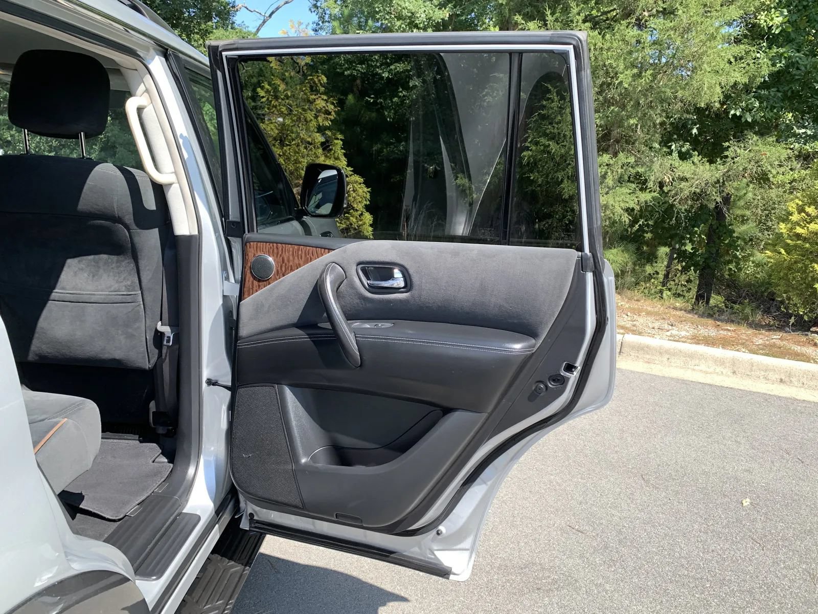 Used 2018 Nissan Armada SV w/ Driver Package RWD image 28
