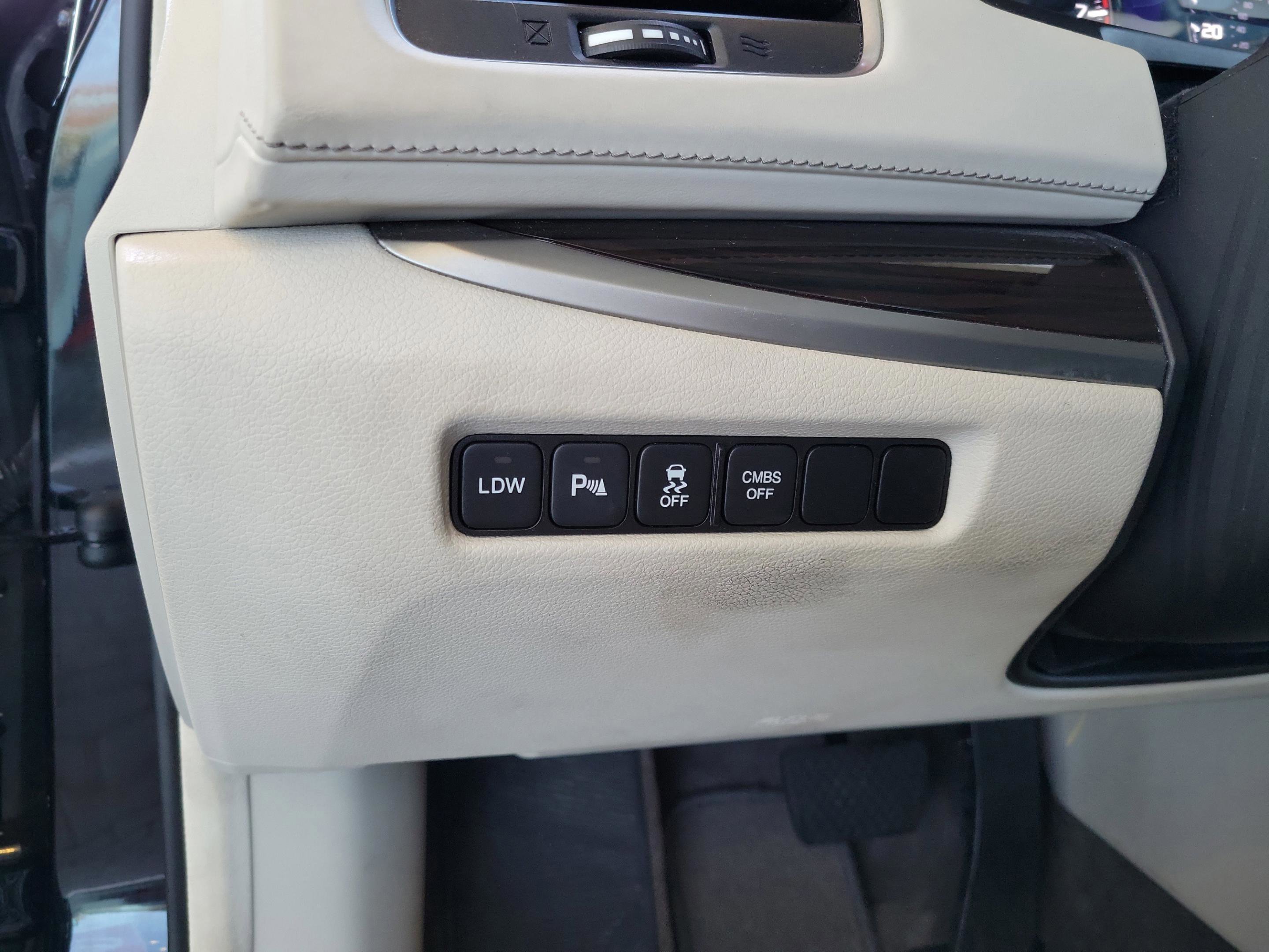 Used 2015 Acura RLX w/ Advance Package image 17