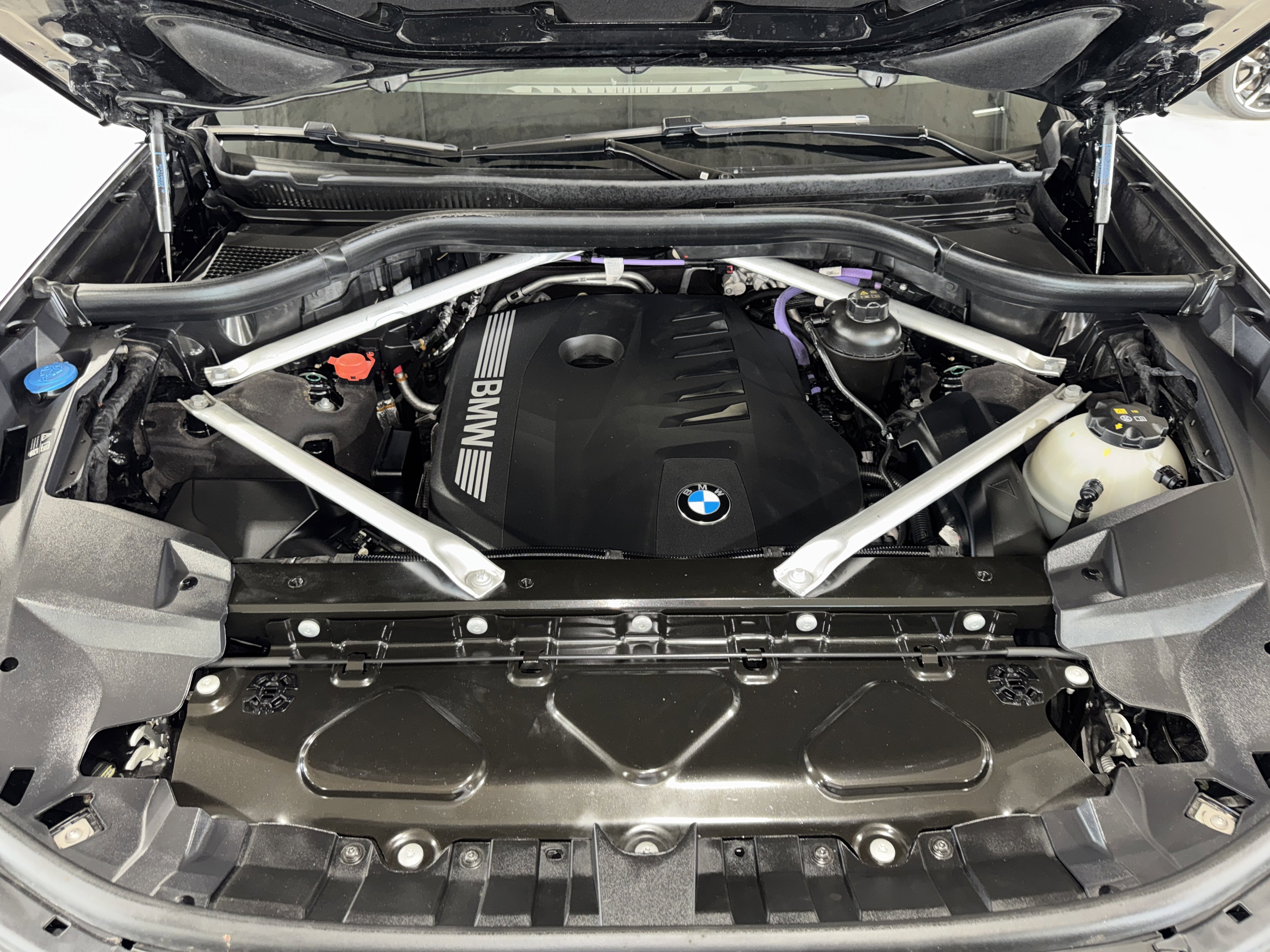 Certified 2025 BMW X7 xDrive40i w/ M Sport Package image 36