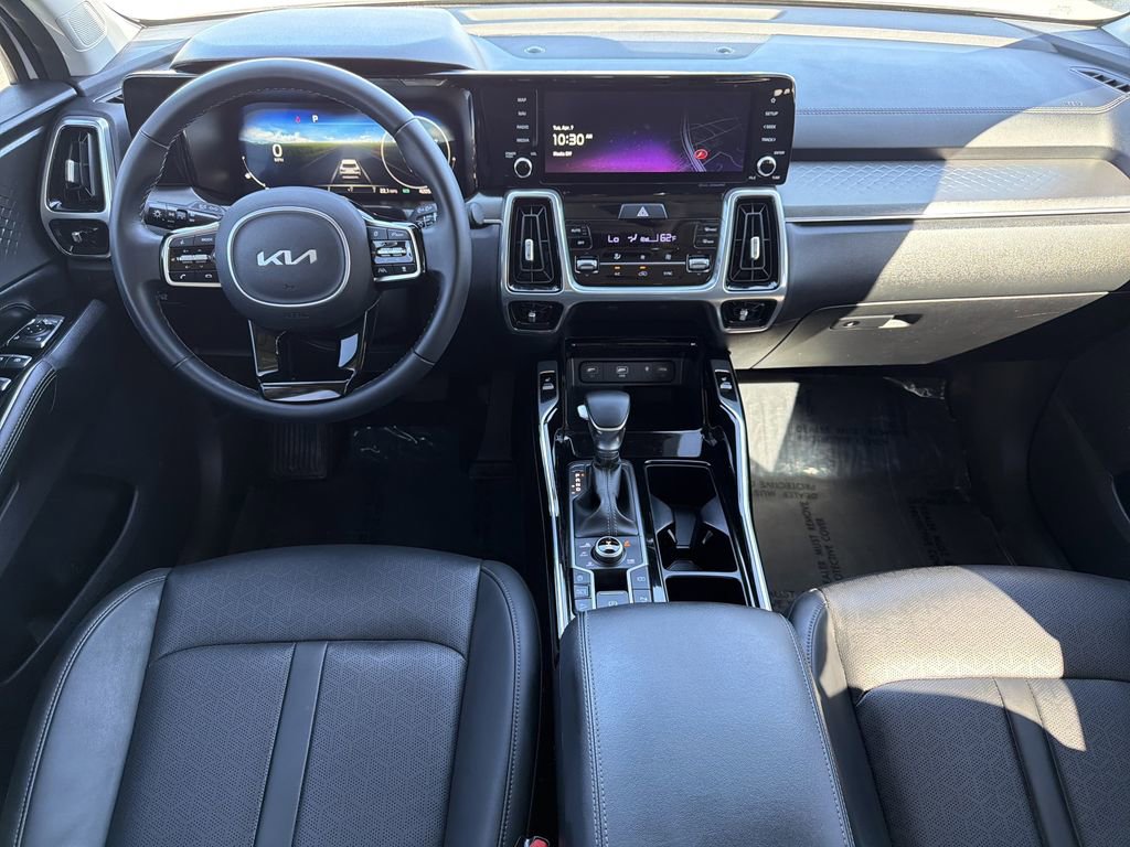 Used 2023 Kia Sorento SX image 2
