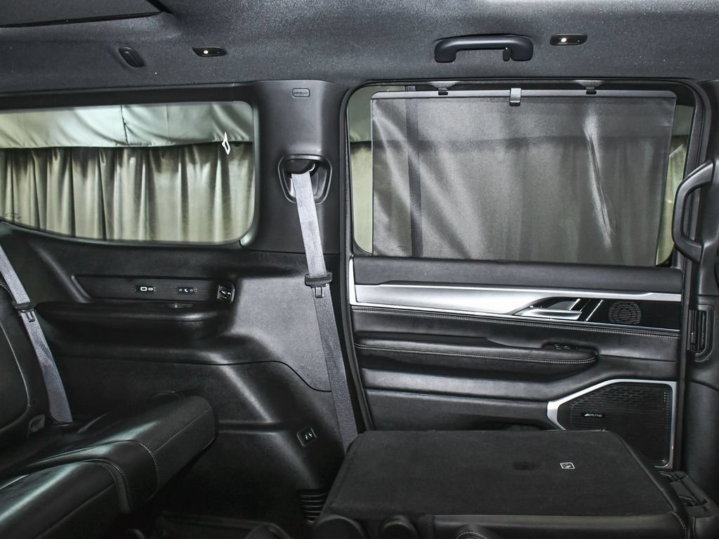 Used 2023 Jeep Wagoneer Series II w/ Convenience Group I AWD/4WD image 55