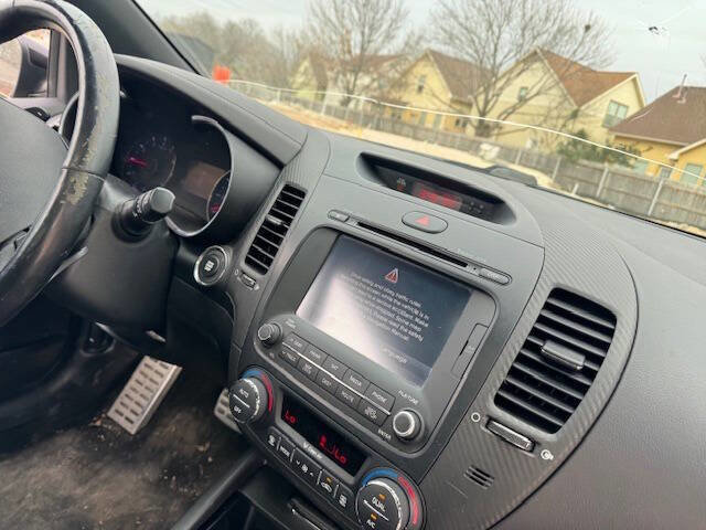 Used 2014 Kia Forte Koup SX w/ SX Premium Package image 20