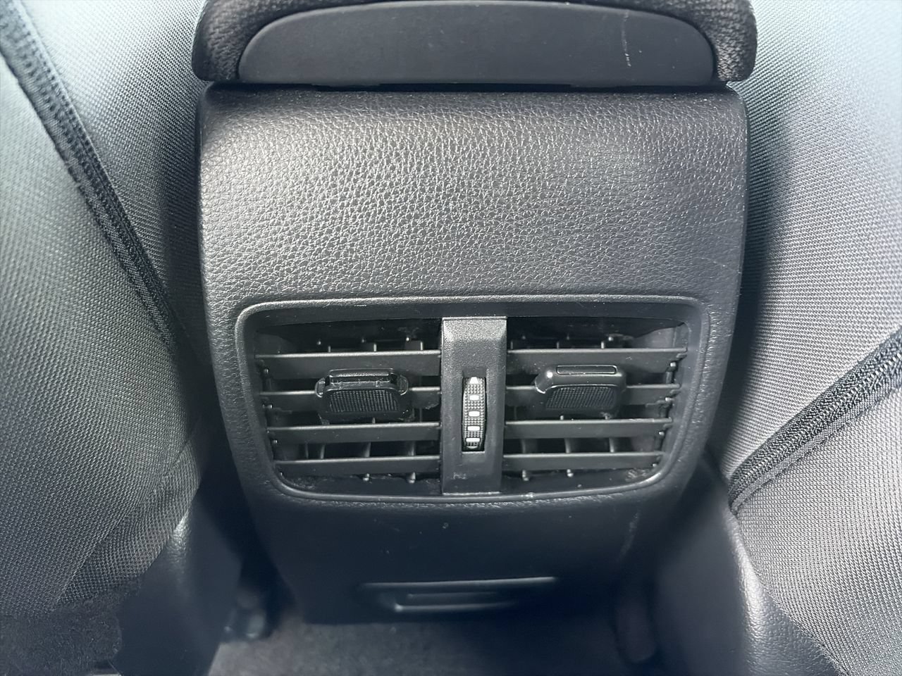 Used 2024 Toyota Corolla Cross LE AWD/4WD image 21