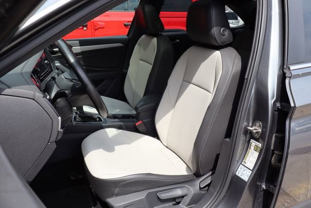 Used 2020 Volkswagen Jetta R-Line w/ R-Line Cold Weather Package image 10