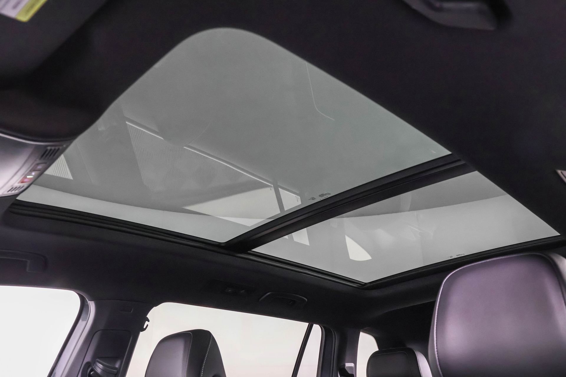 Used 2024 Volkswagen Tiguan SEL R-Line image 13