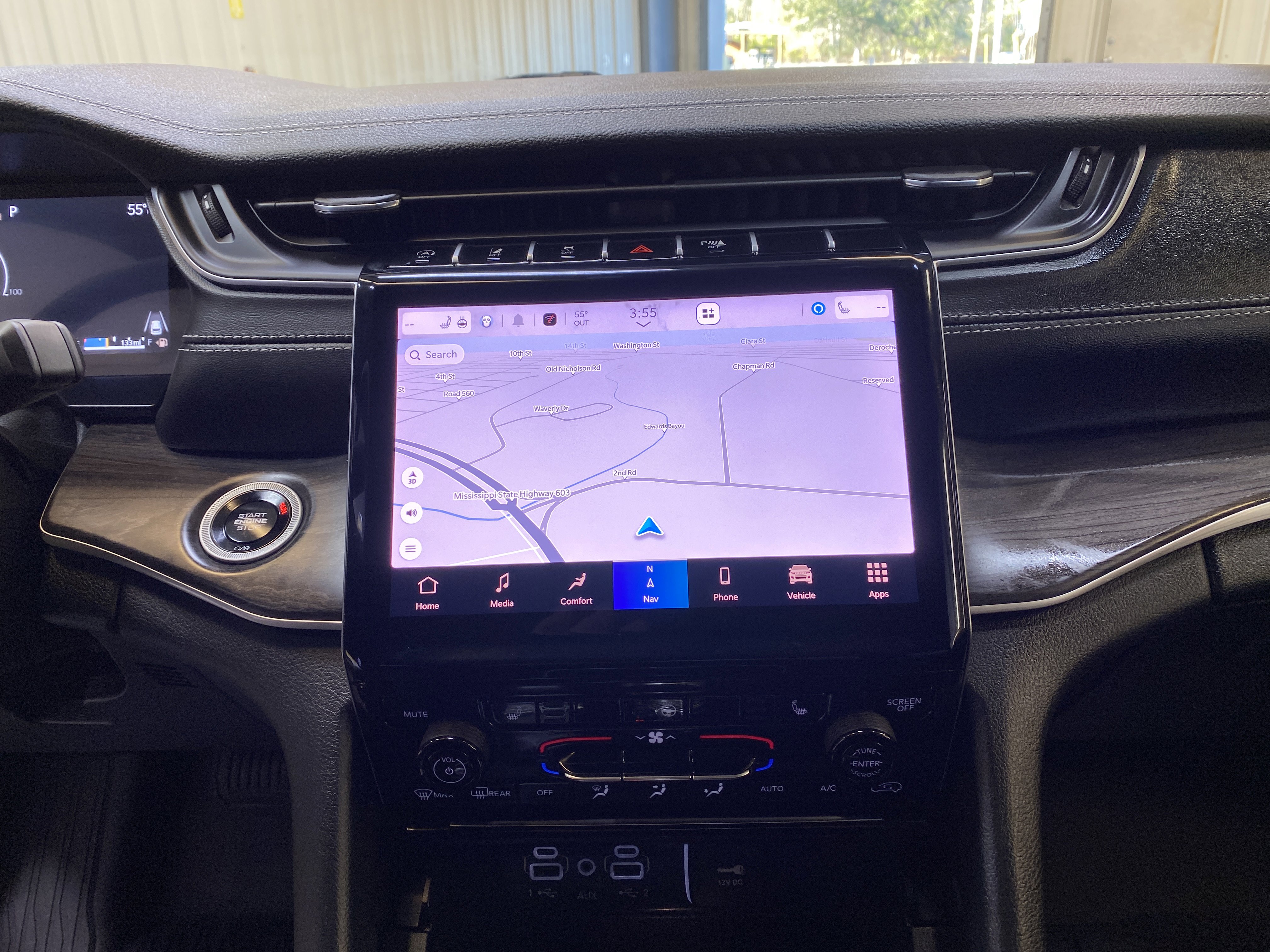 Used 2025 Jeep Grand Cherokee L Limited w/ Black Appearance Package image 45