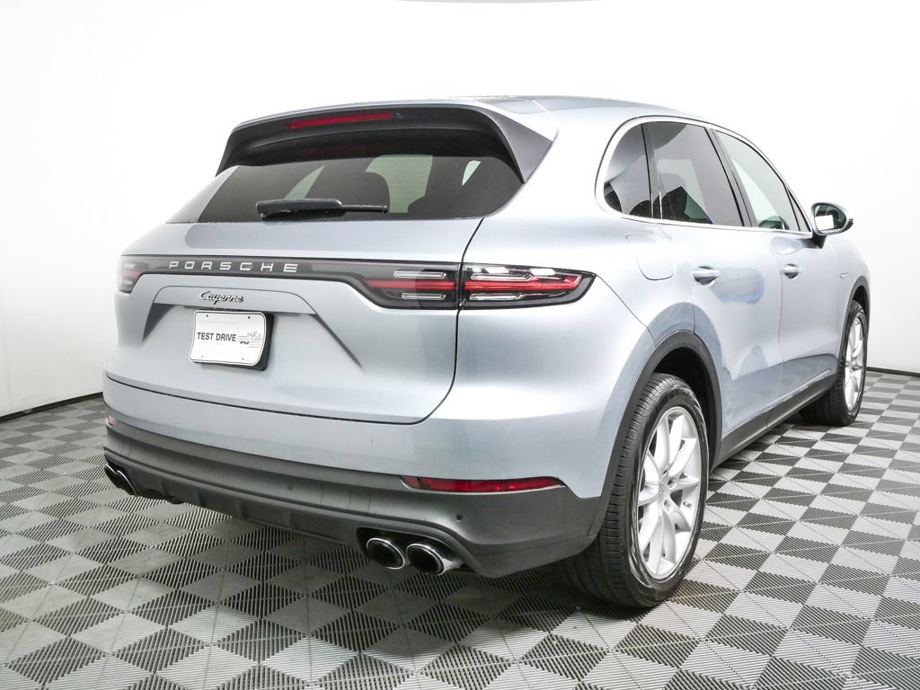 Certified 2022 Porsche Cayenne E-Hybrid AWD/4WD image 28