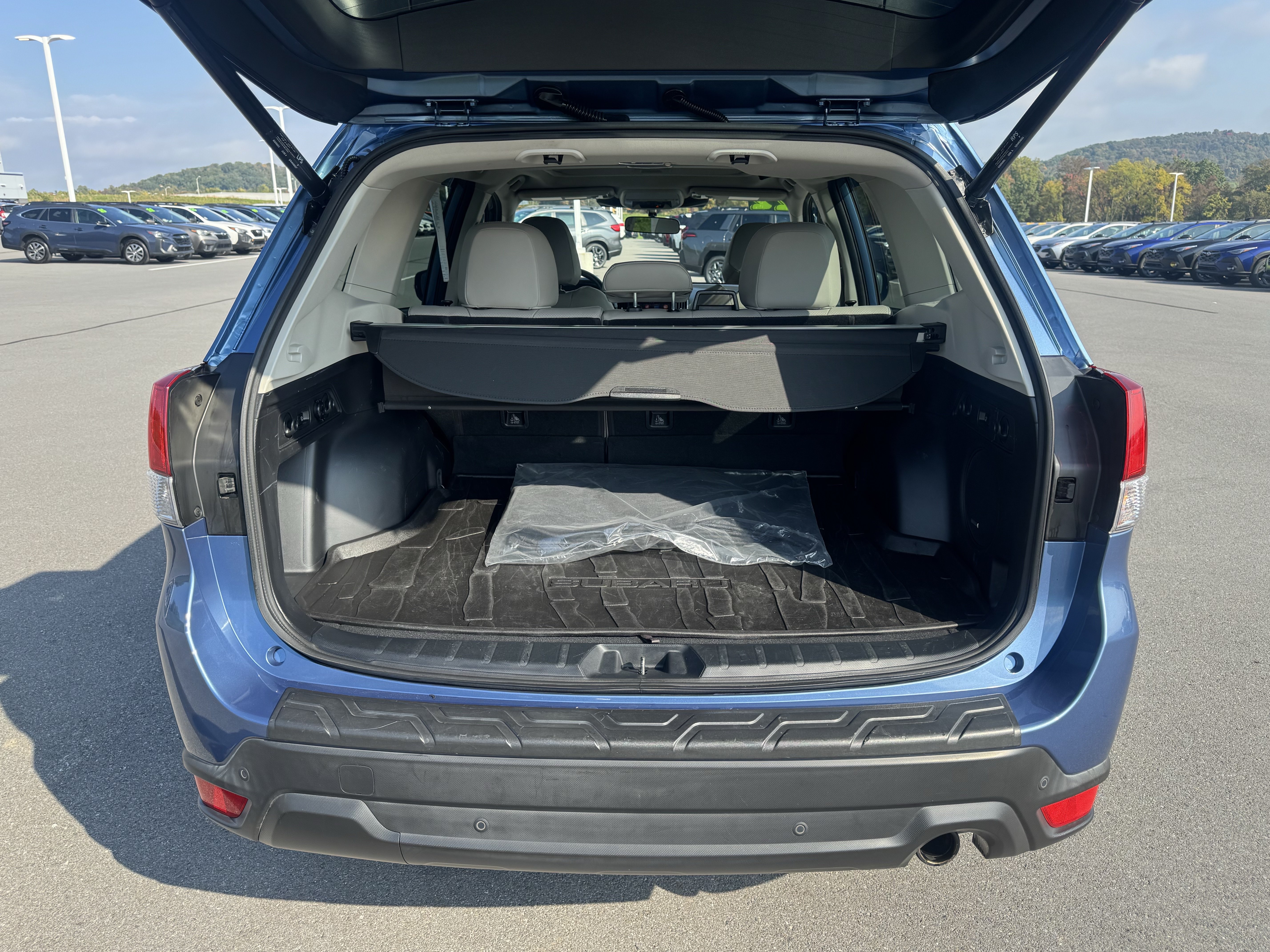 Used 2022 Subaru Forester Limited AWD/4WD image 5