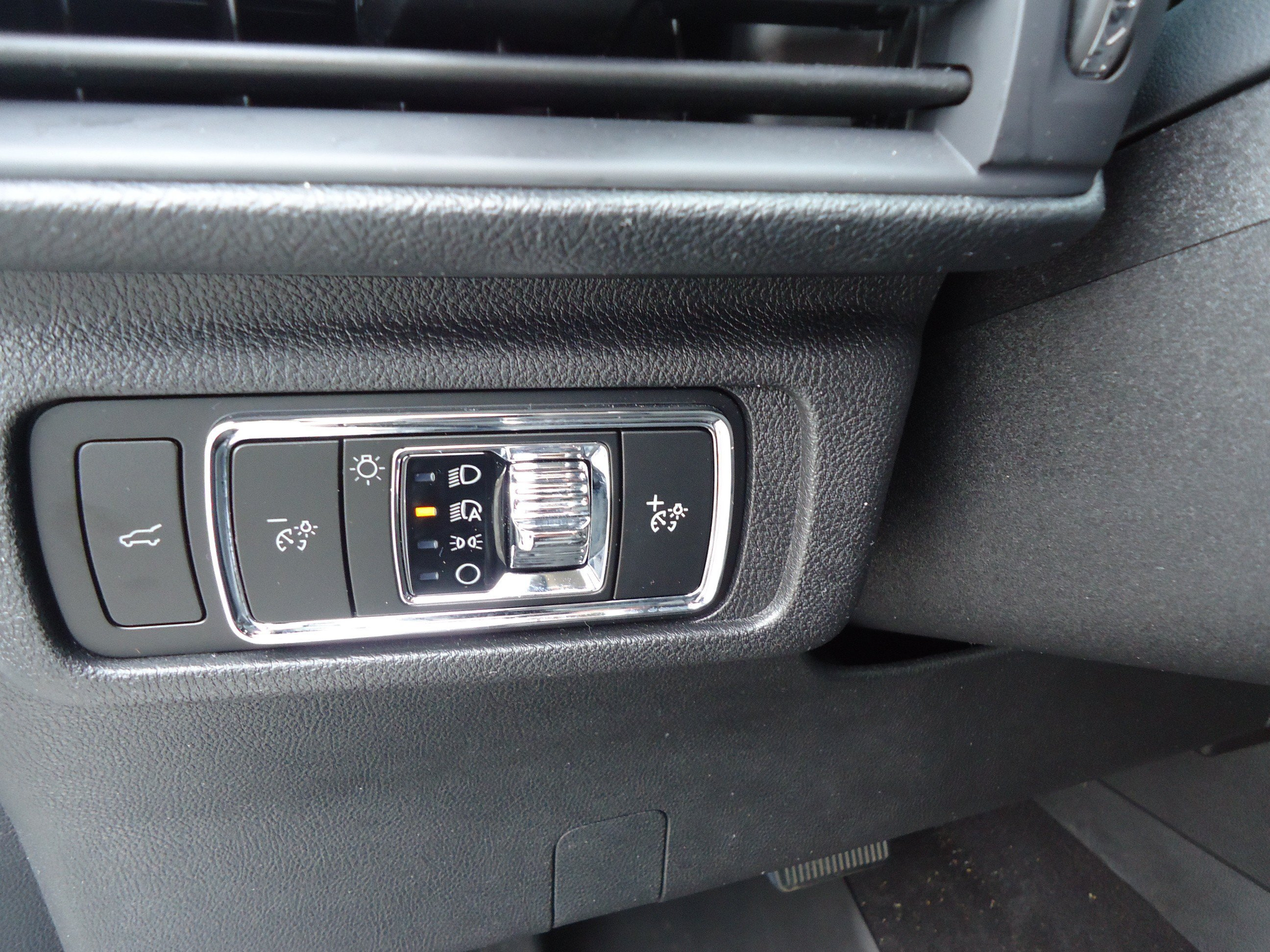 Used 2023 Lincoln Corsair AWD w/ Equipment Group 101A image 14