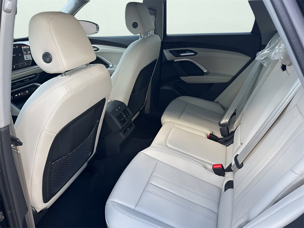New 2025 Audi Q5 Premium image 16