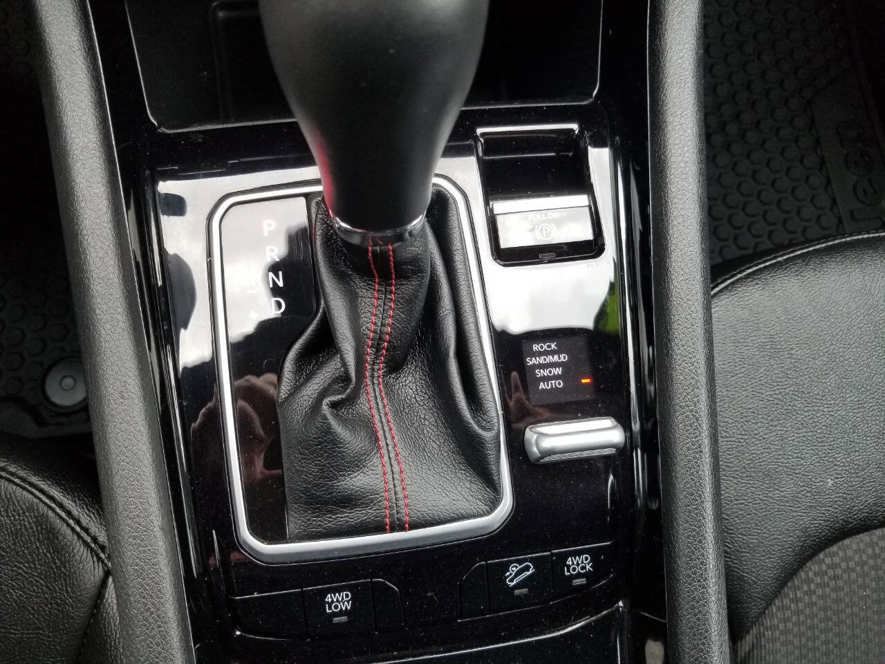 Used 2024 Jeep Compass Trailhawk w/ Trailer Tow Group image 23