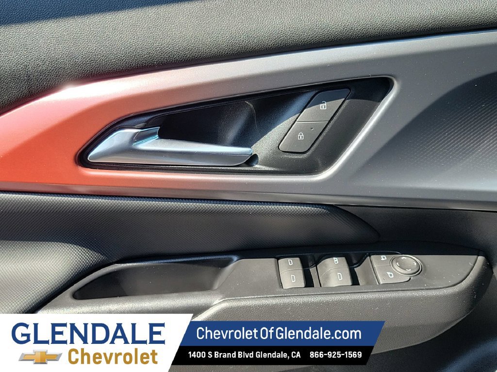 Used 2024 Chevrolet Equinox EV RS FWD image 23