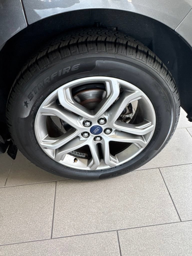 Used 2015 Ford Edge Titanium w/ Equipment Group 301A FWD image 19