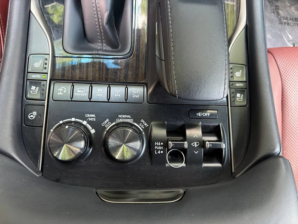 Used 2021 Lexus LX 570 4WD w/ Sport Package image 33