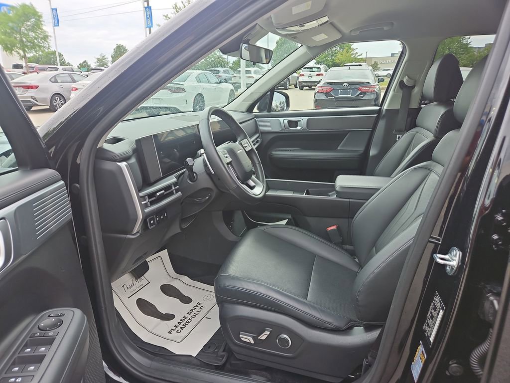 Used 2025 Hyundai Santa Fe SEL FWD image 15