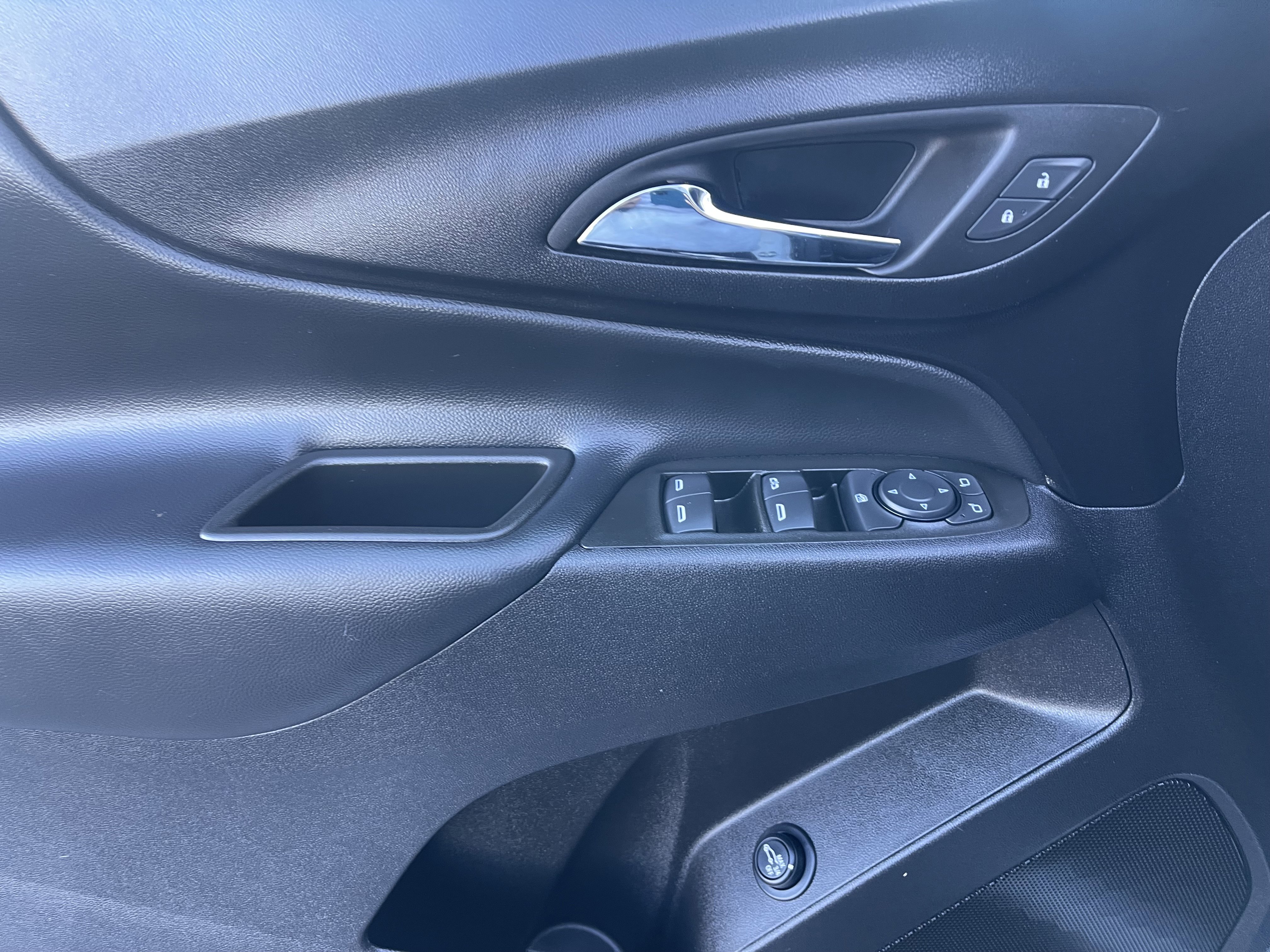 Used 2024 Chevrolet Equinox LT image 13