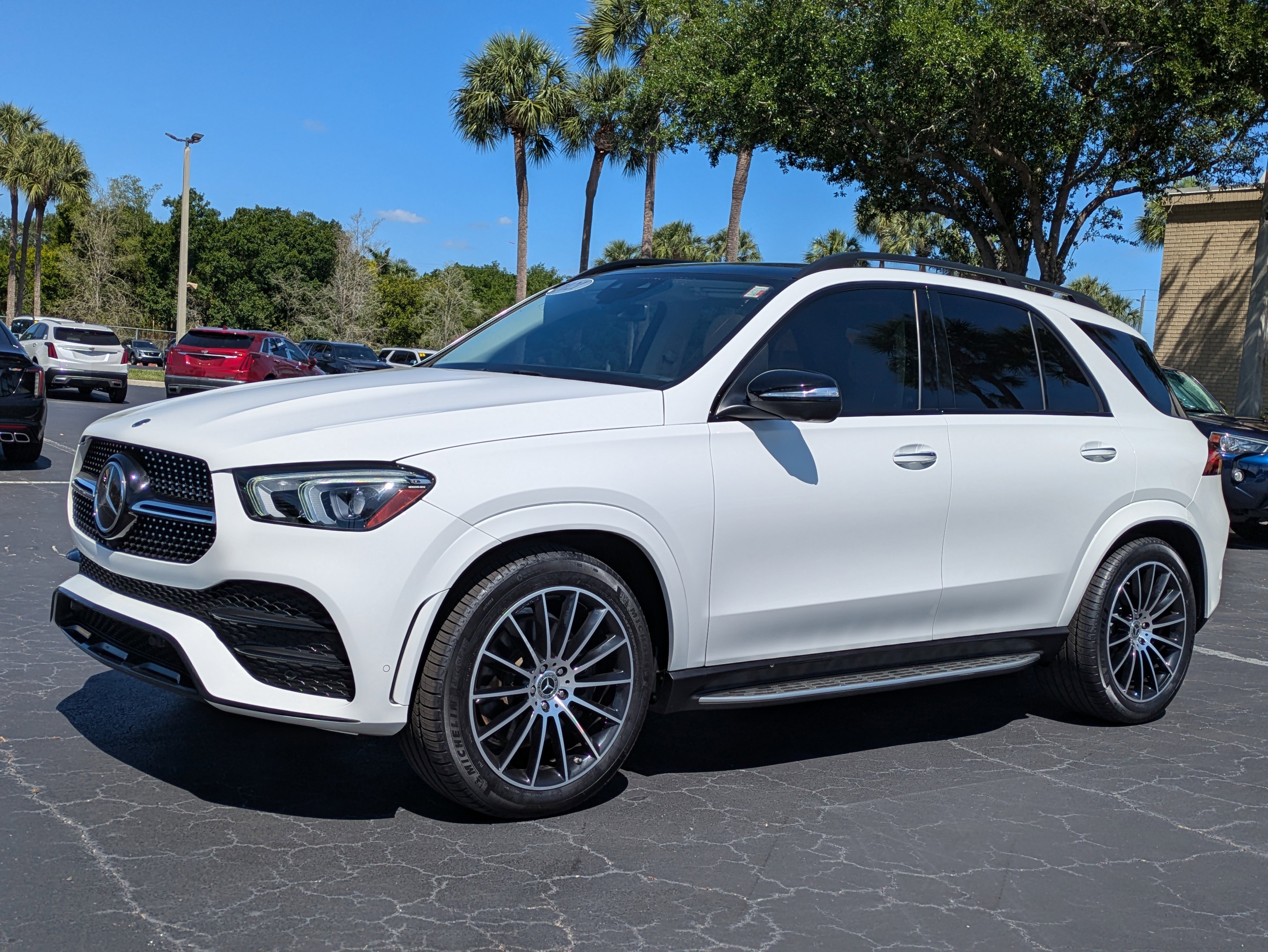 Used 2021 Mercedes-Benz GLE 450 4MATIC image 2