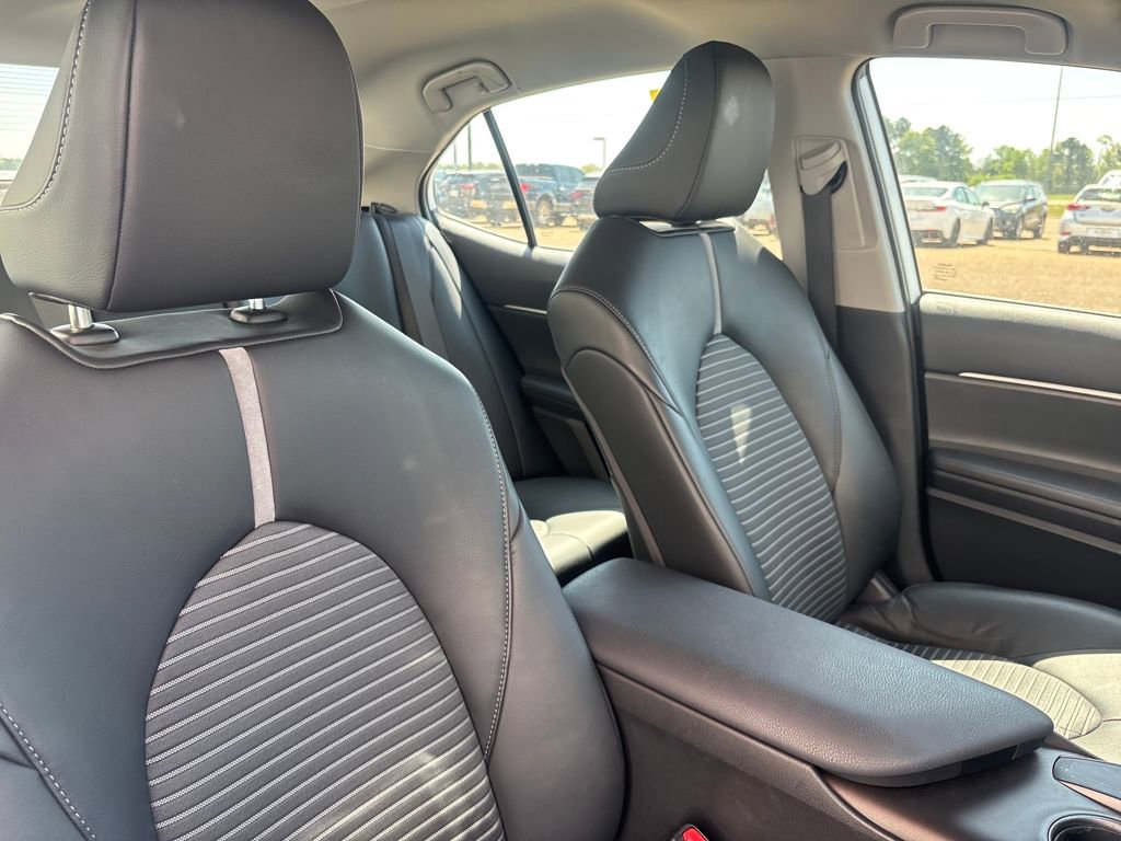 Used 2023 Toyota Camry SE image 18