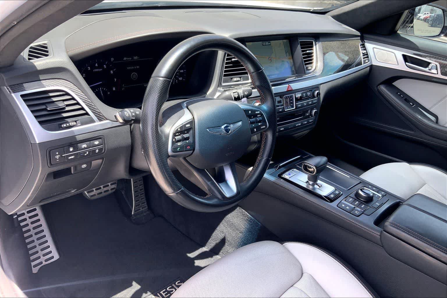 Used 2018 Genesis G80 3.3T Sport RWD image 2