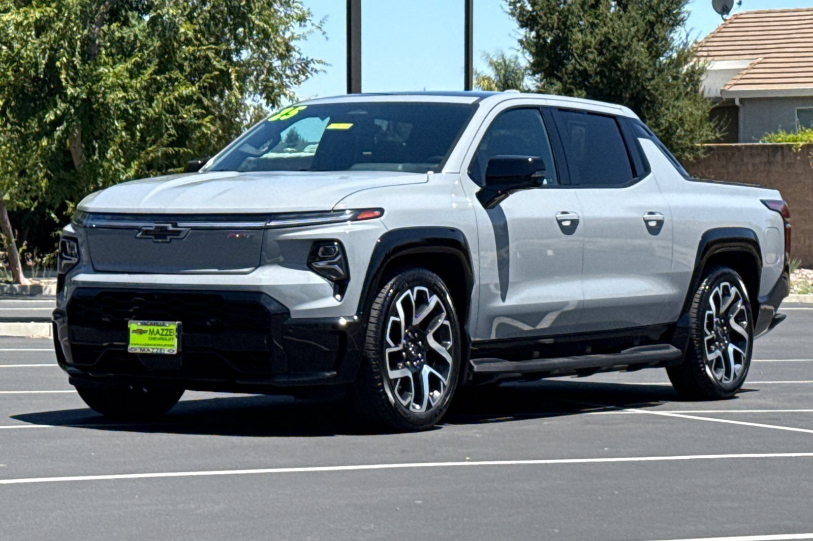 Used 2025 Chevrolet Silverado EV RST AWD/4WD image 16