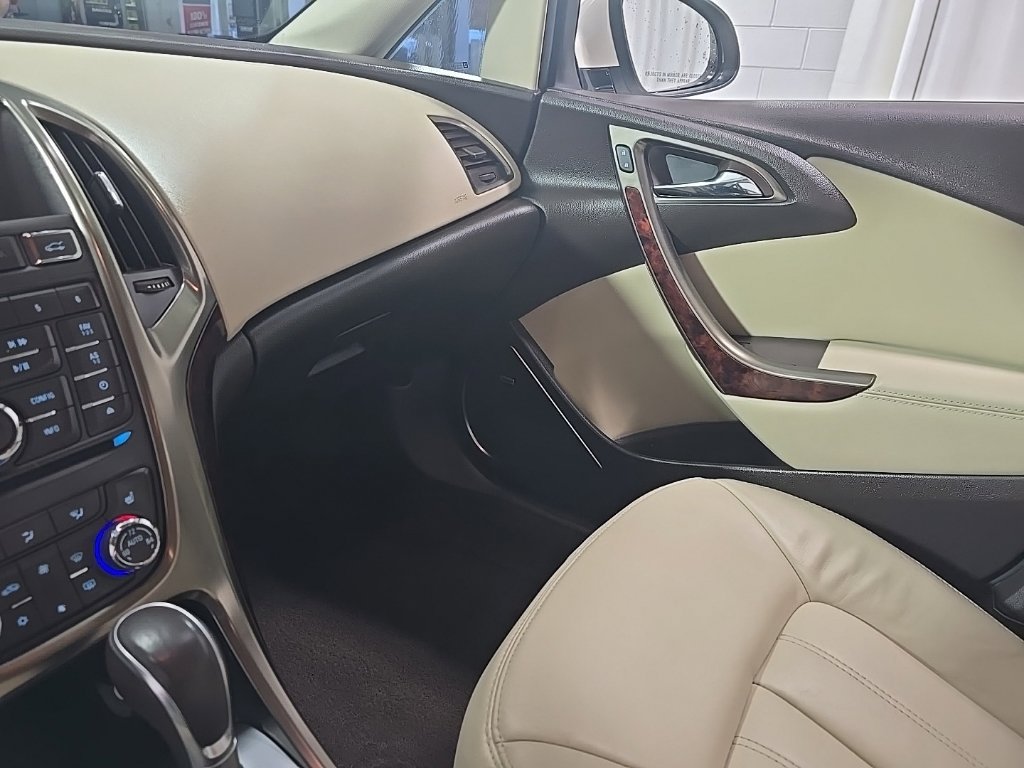 Used 2014 Buick Verano Leather FWD image 29