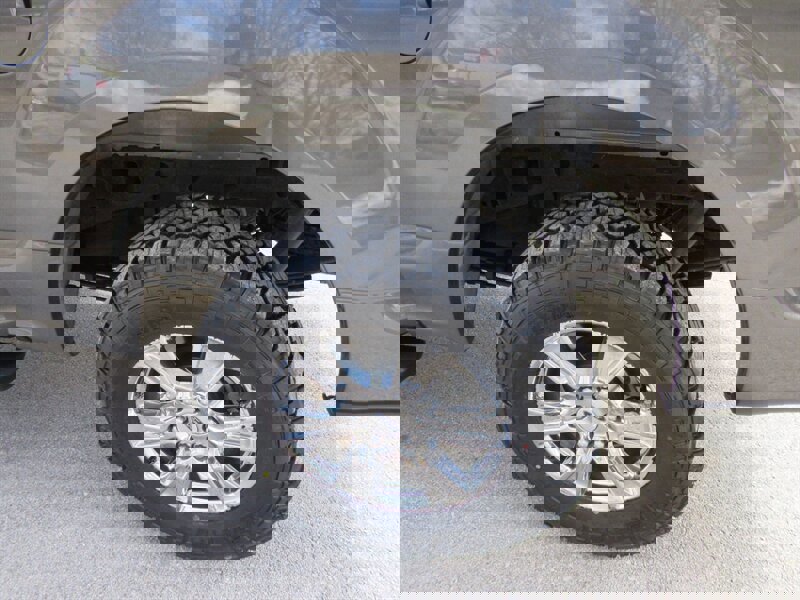 Used 2015 Ford F150 XLT w/ XTR Package image 8