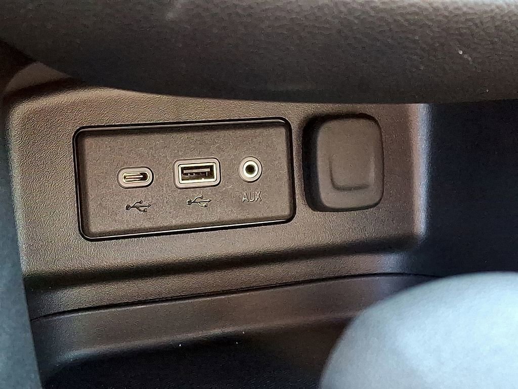 Used 2022 Chevrolet Equinox RS image 24