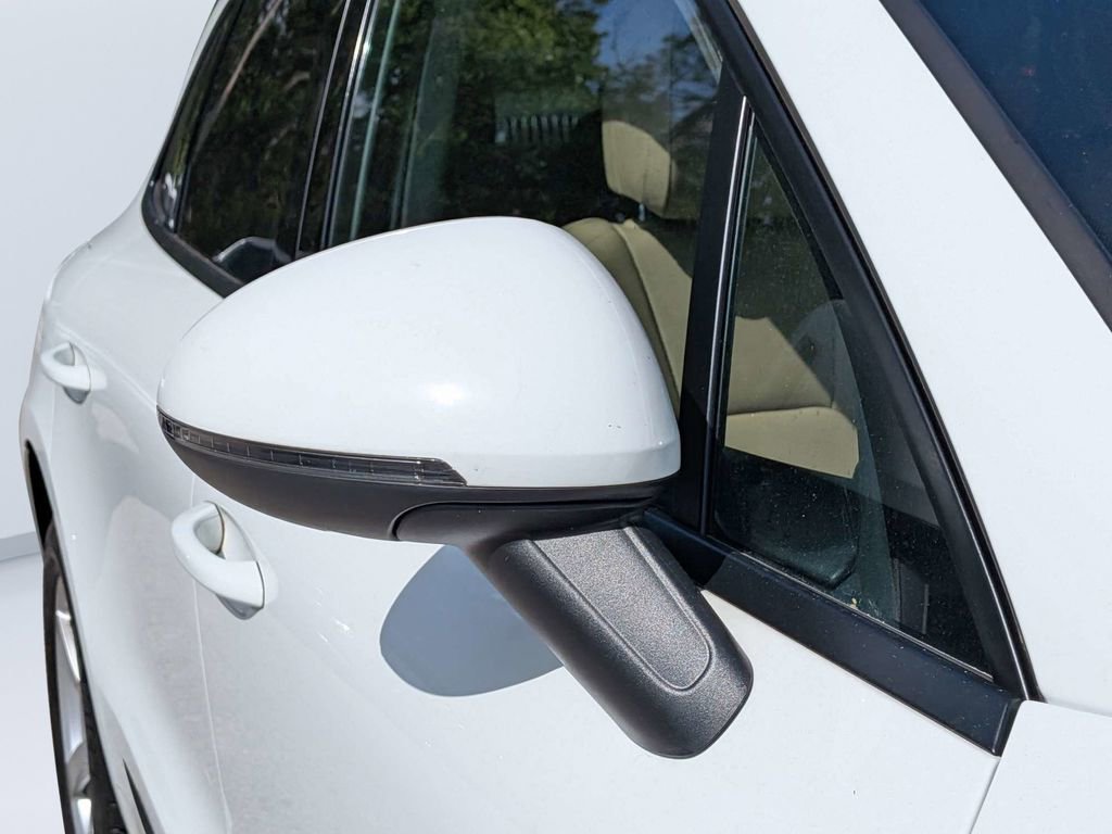 Used 2020 Porsche Macan image 10