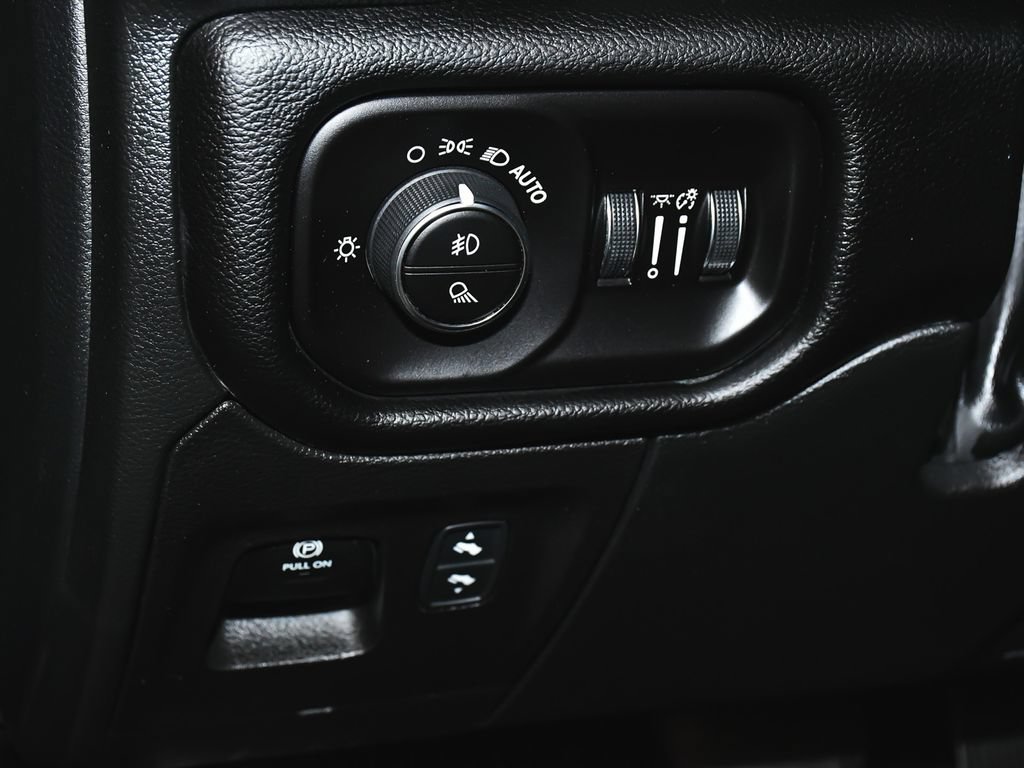 Used 2026 RAM 1500 Laramie AWD/4WD image 17