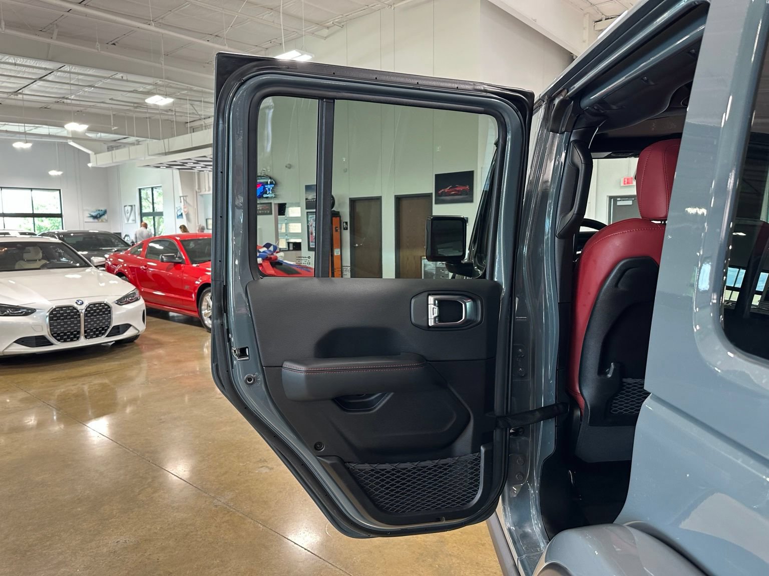 Used 2024 Jeep Wrangler Unlimited Rubicon 392 AWD/4WD image 40