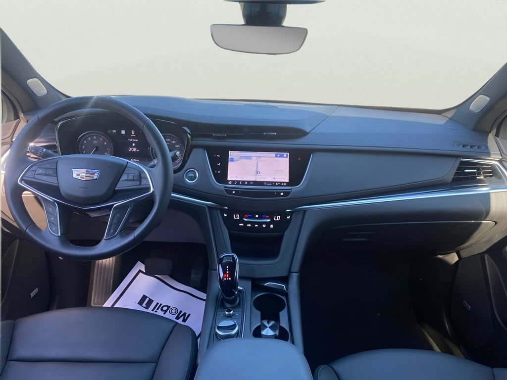 Used 2025 Cadillac XT5 Premium Luxury w/ Technology Package AWD/4WD image 17