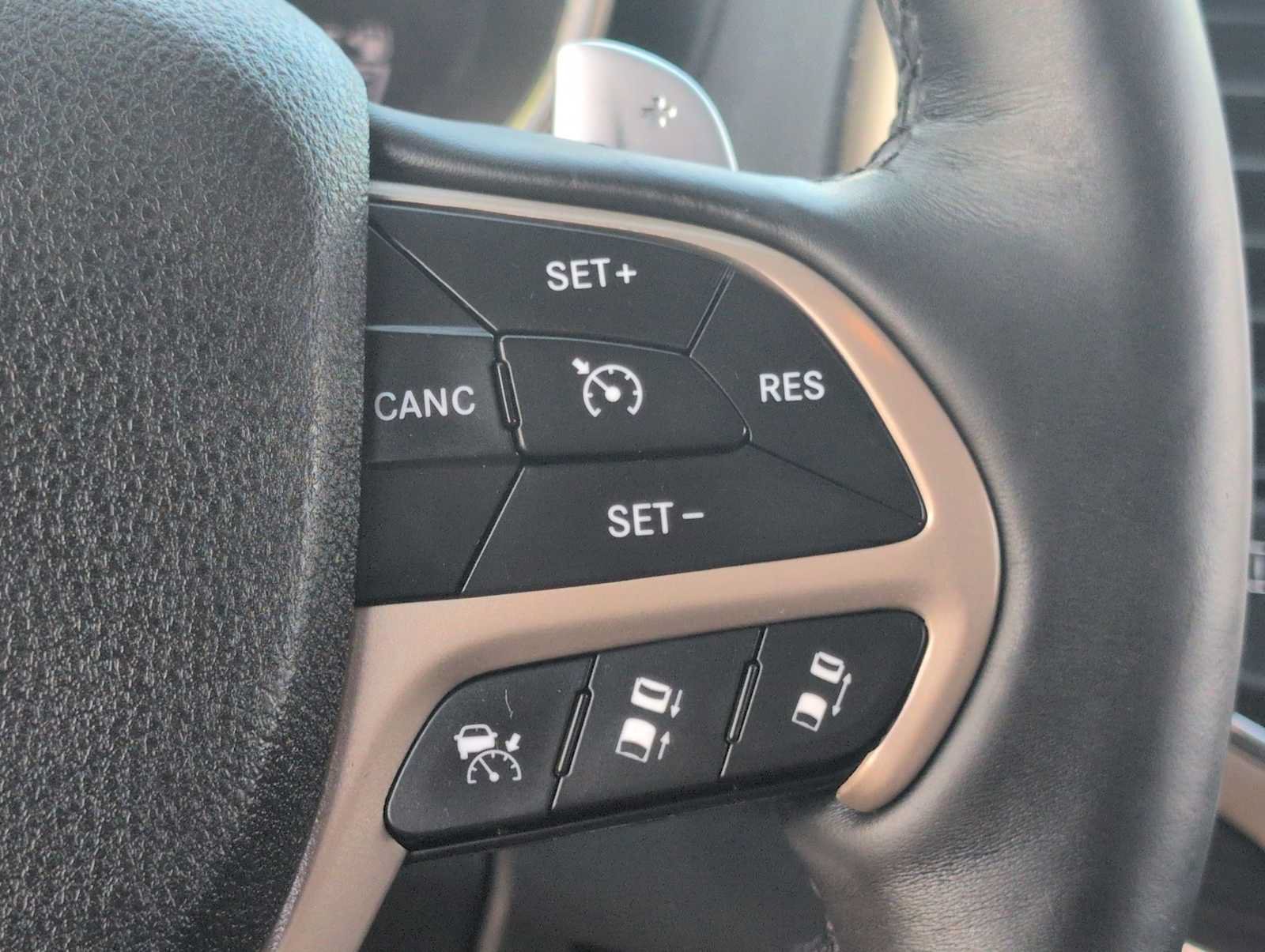Used 2014 Jeep Grand Cherokee Summit AWD/4WD image 25