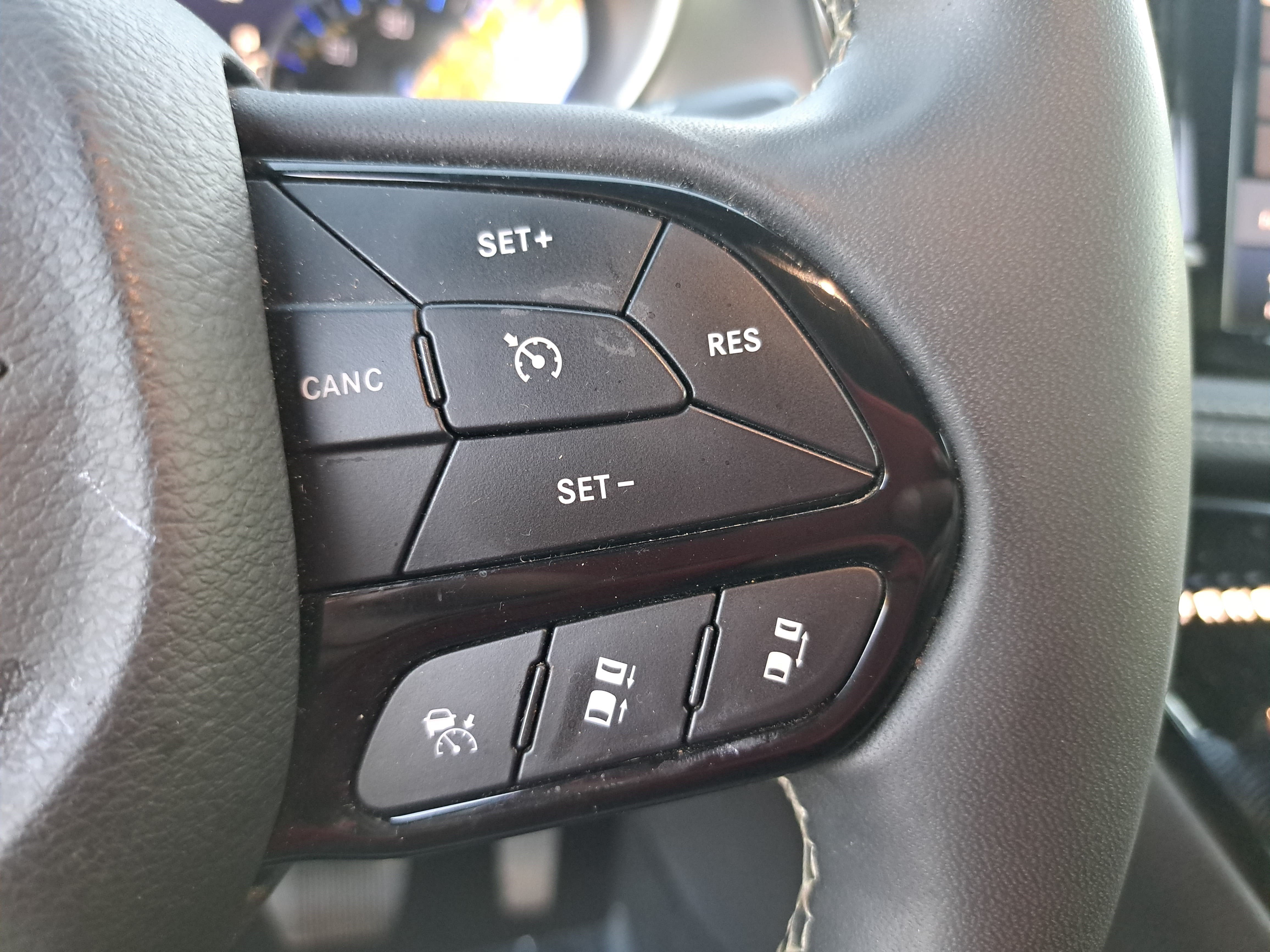 Used 2023 Chrysler Pacifica Touring-L w/ S Appearance Package AWD/4WD image 20