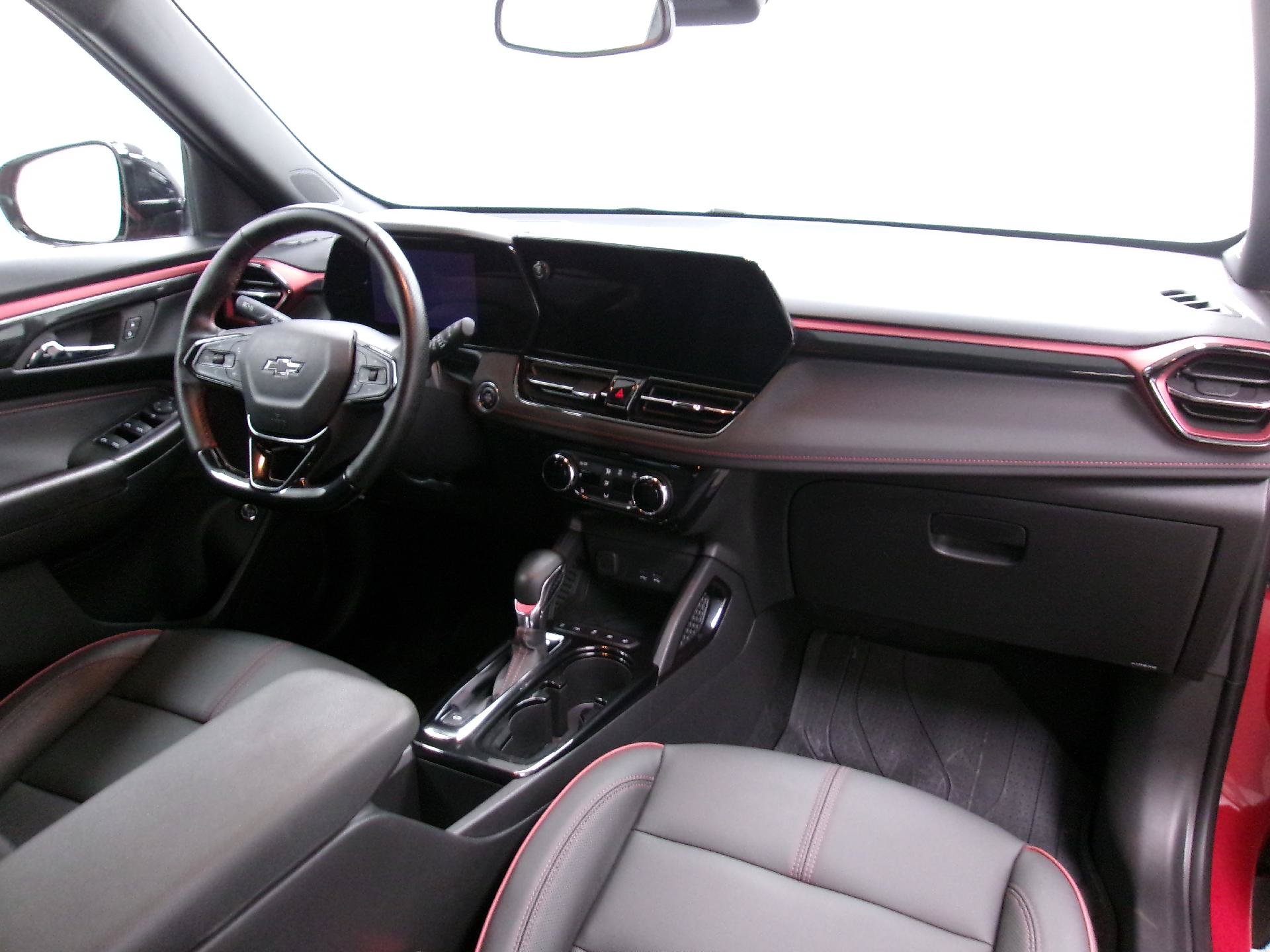Used 2026 Chevrolet TrailBlazer RS w/ Convenience Package FWD image 3