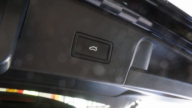 Certified 2025 Volkswagen Atlas SEL image 48