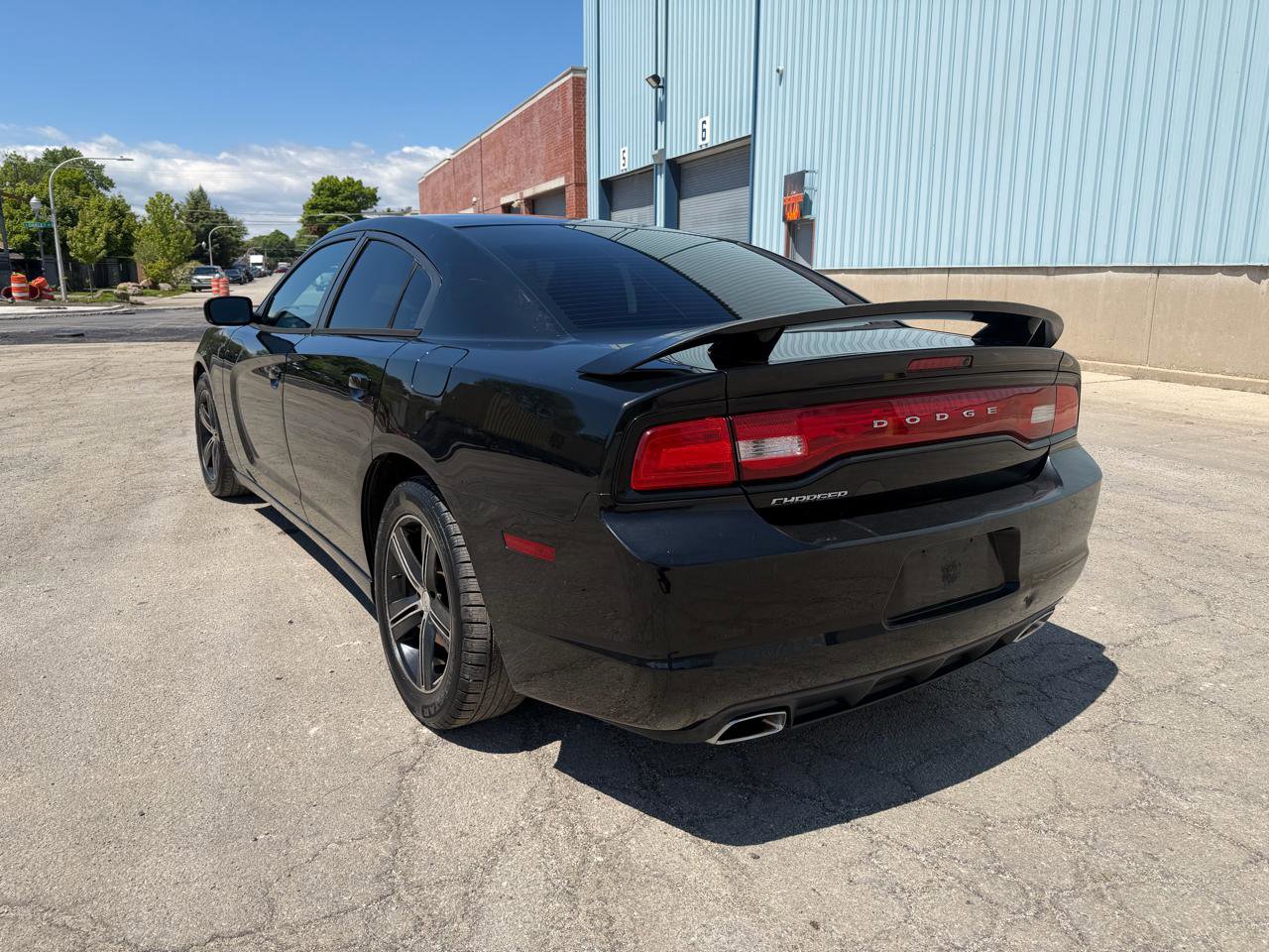Used 2013 Dodge Charger SE RWD image 8