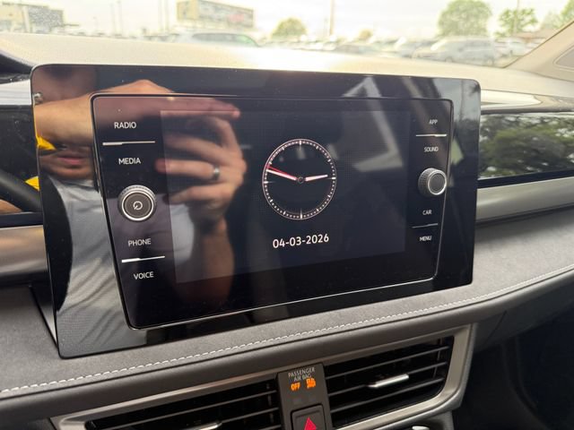 New 2026 Volkswagen Taos SE FWD image 12