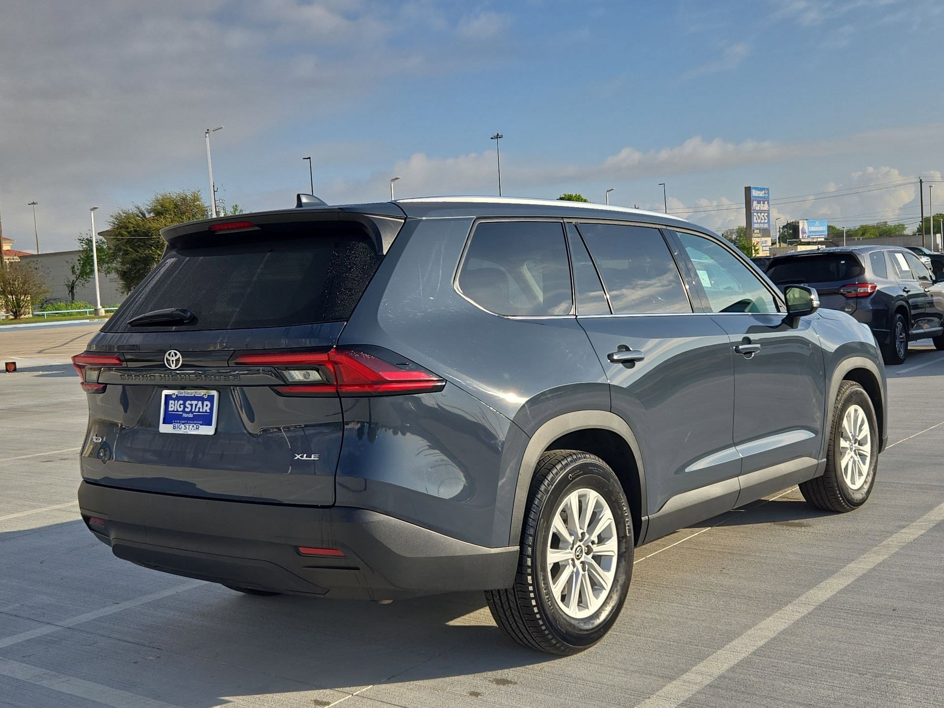 Used 2025 Toyota Grand Highlander FWD image 3