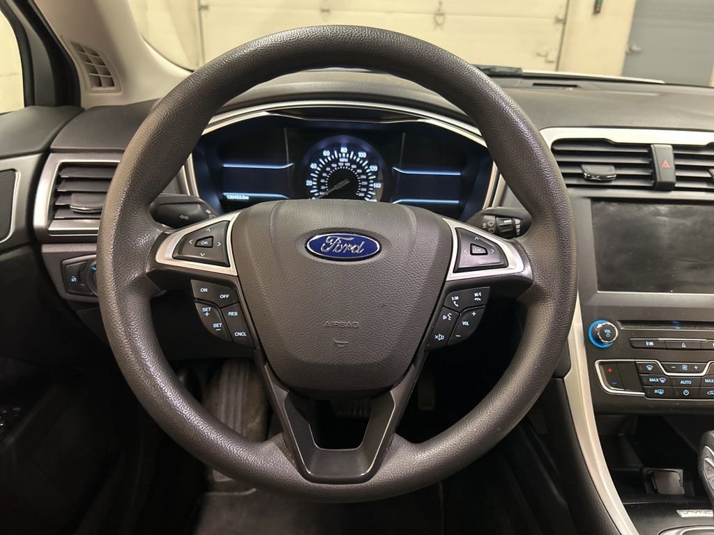 Used 2016 Ford Fusion SE image 17