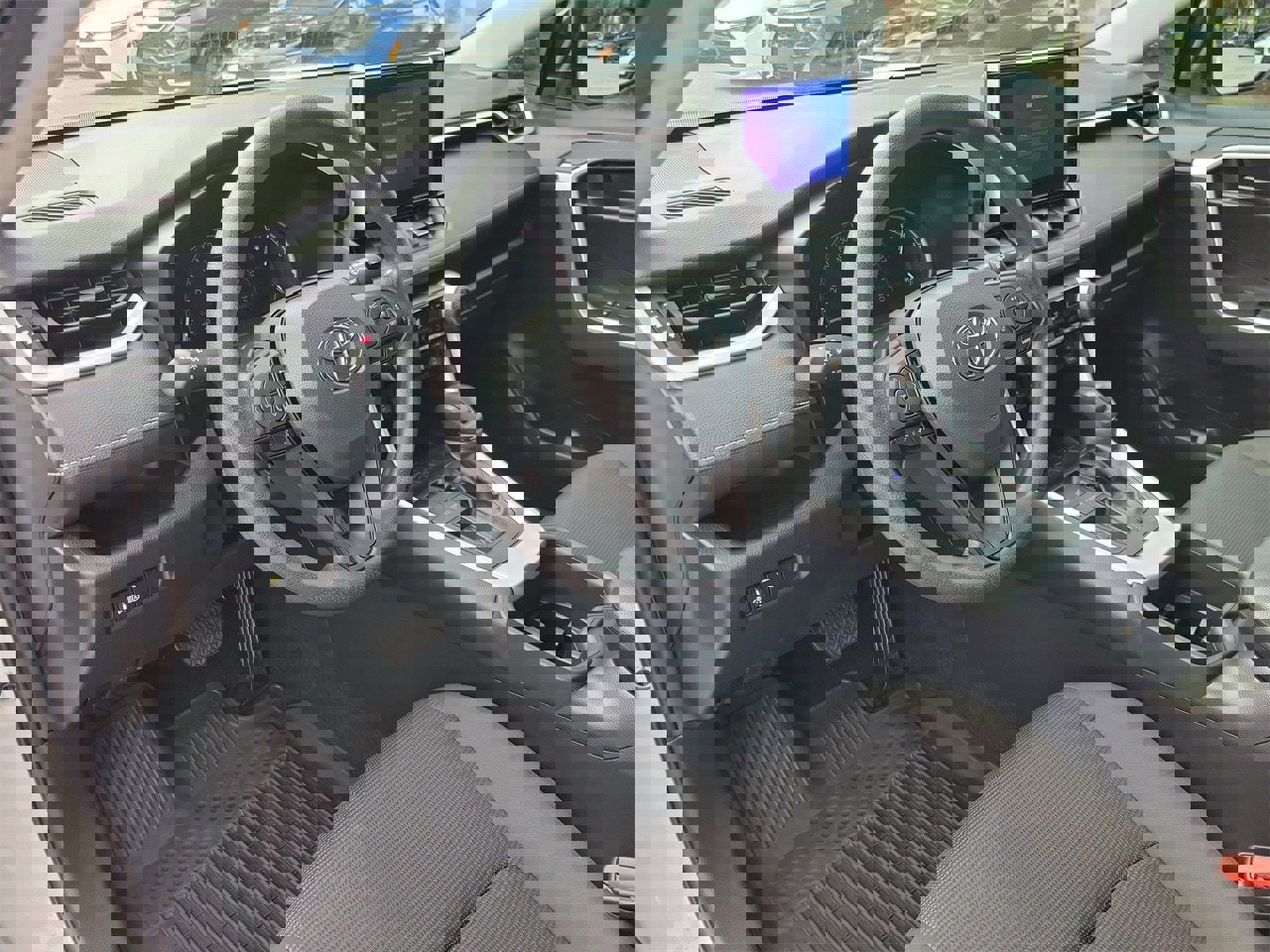 Used 2025 Toyota RAV4 LE image 15