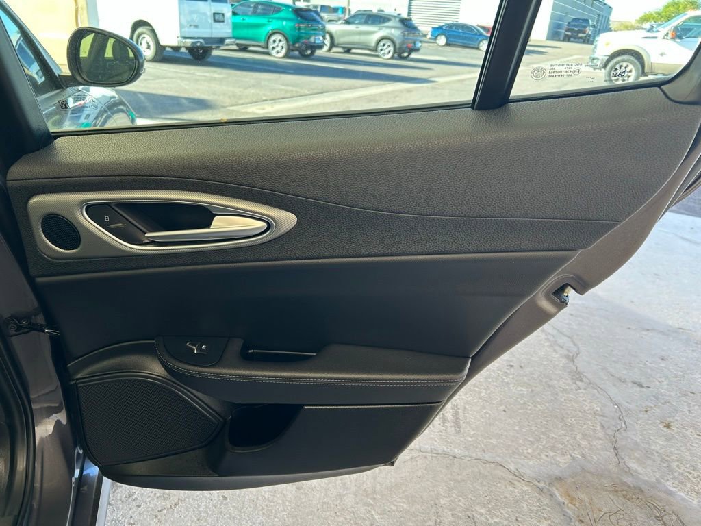 New 2025 Alfa Romeo Giulia image 10