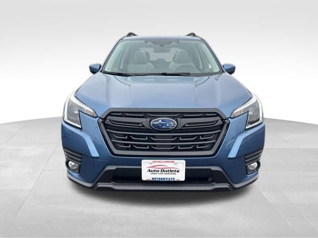 Used 2023 Subaru Forester Premium image 2
