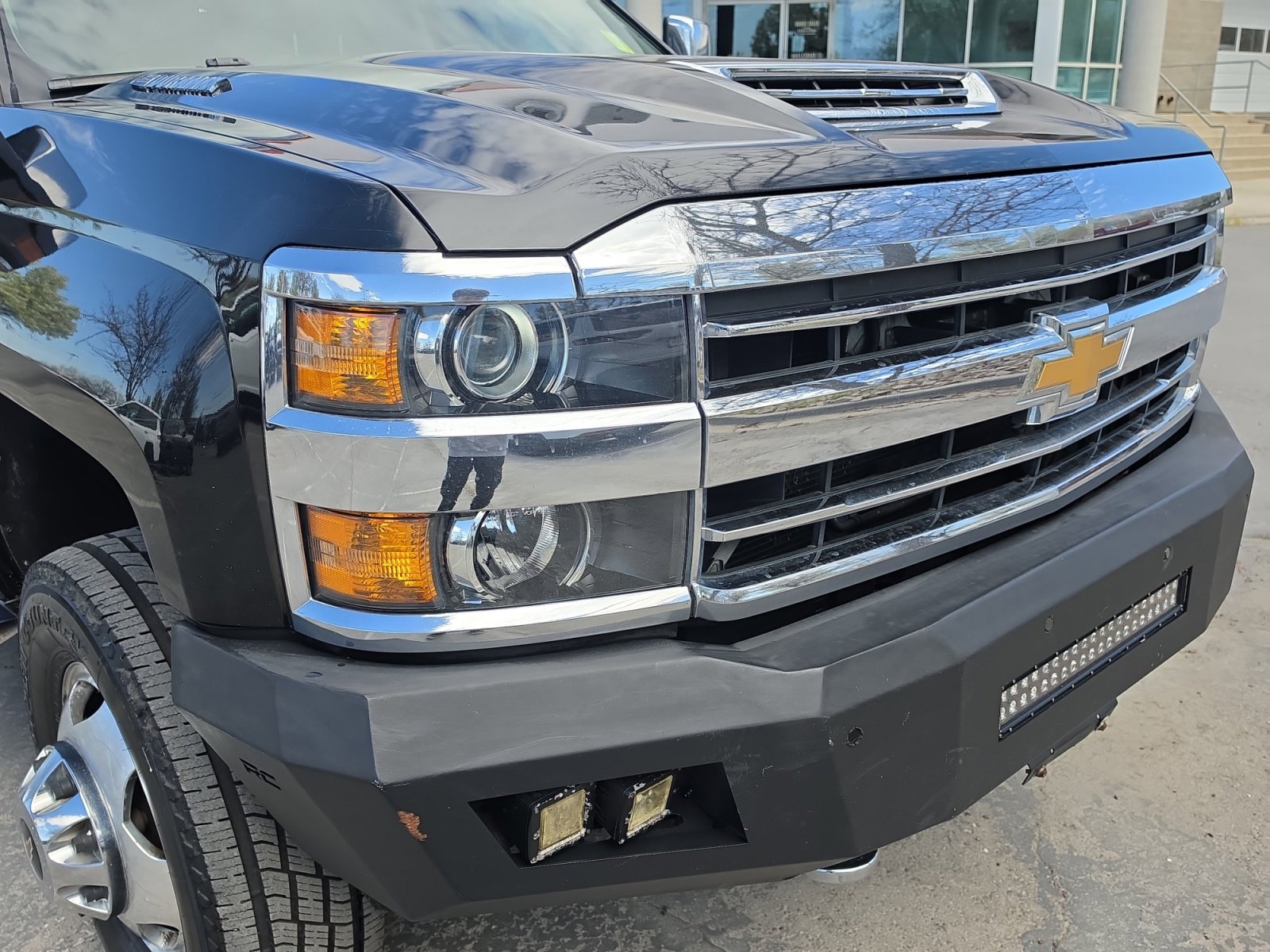 Used 2019 Chevrolet Silverado 3500 High Country w/ Duramax Plus Package image 9