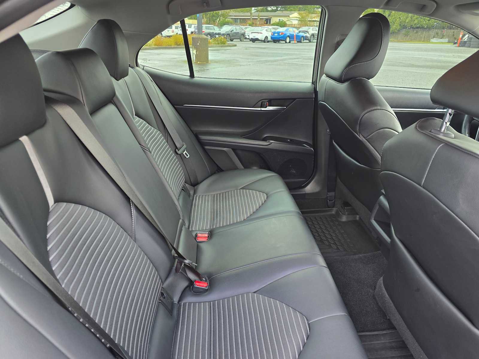 Used 2020 Toyota Camry SE image 13