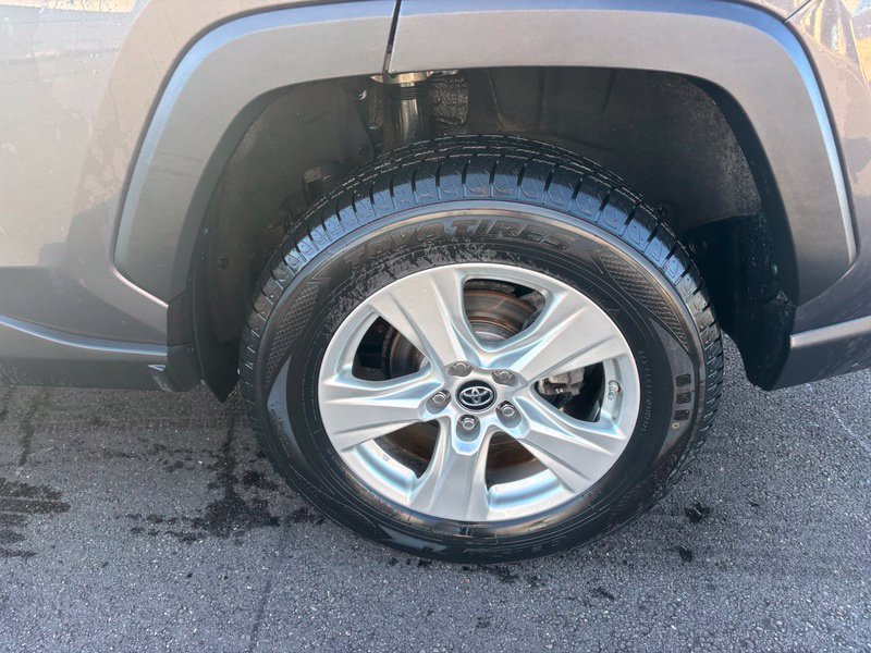 Used 2019 Toyota RAV4 XLE w/ Convenience Package AWD/4WD image 15