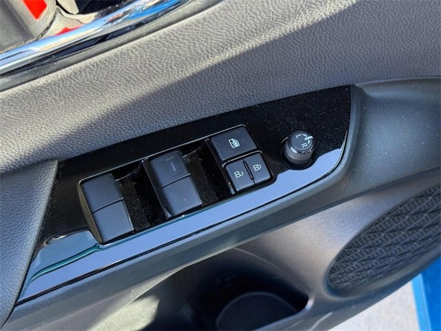 Used 2022 Toyota Prius L Eco image 17