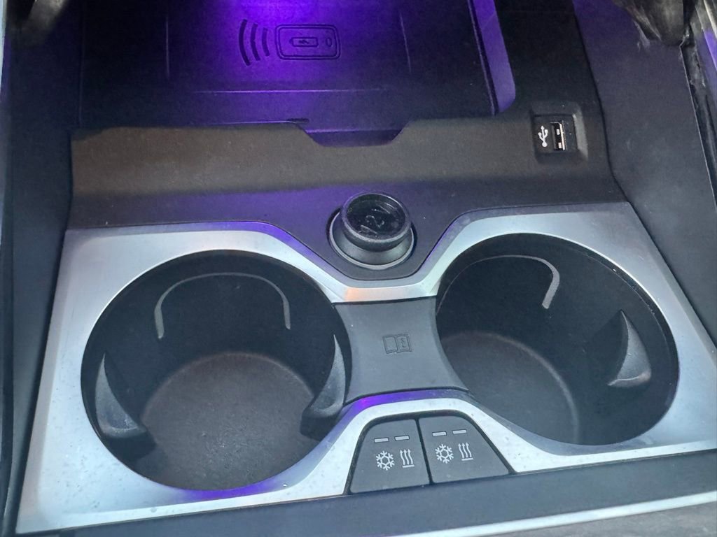 Used 2023 BMW X7 M60i w/ Executive Package image 31