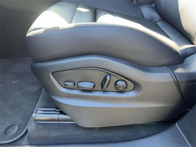 Certified 2025 Porsche Cayenne image 20